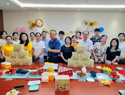 五月份员工生日会