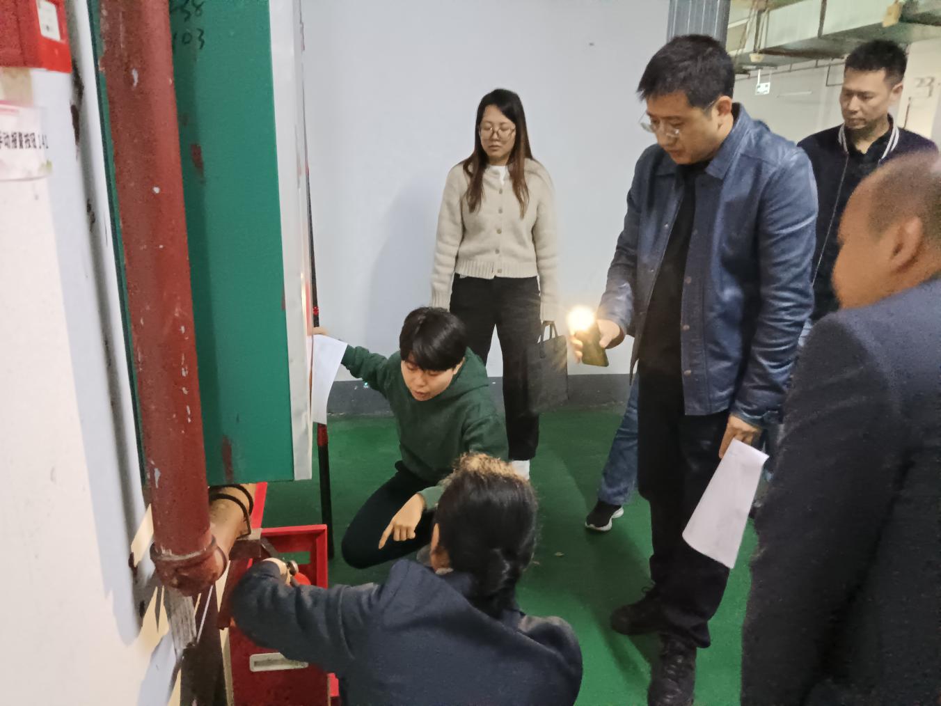 市住保中心、市消防中心联合开展公租房小区电动自行车消防安全检查指导